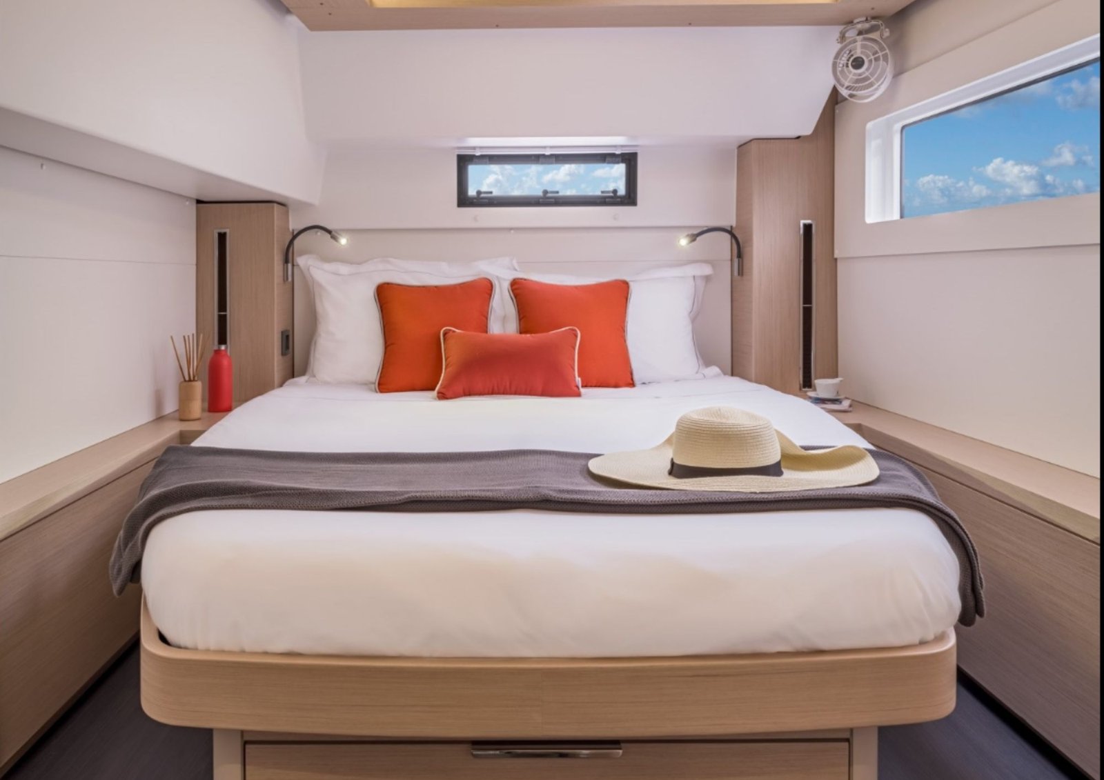 Cabina doppia del catamarano