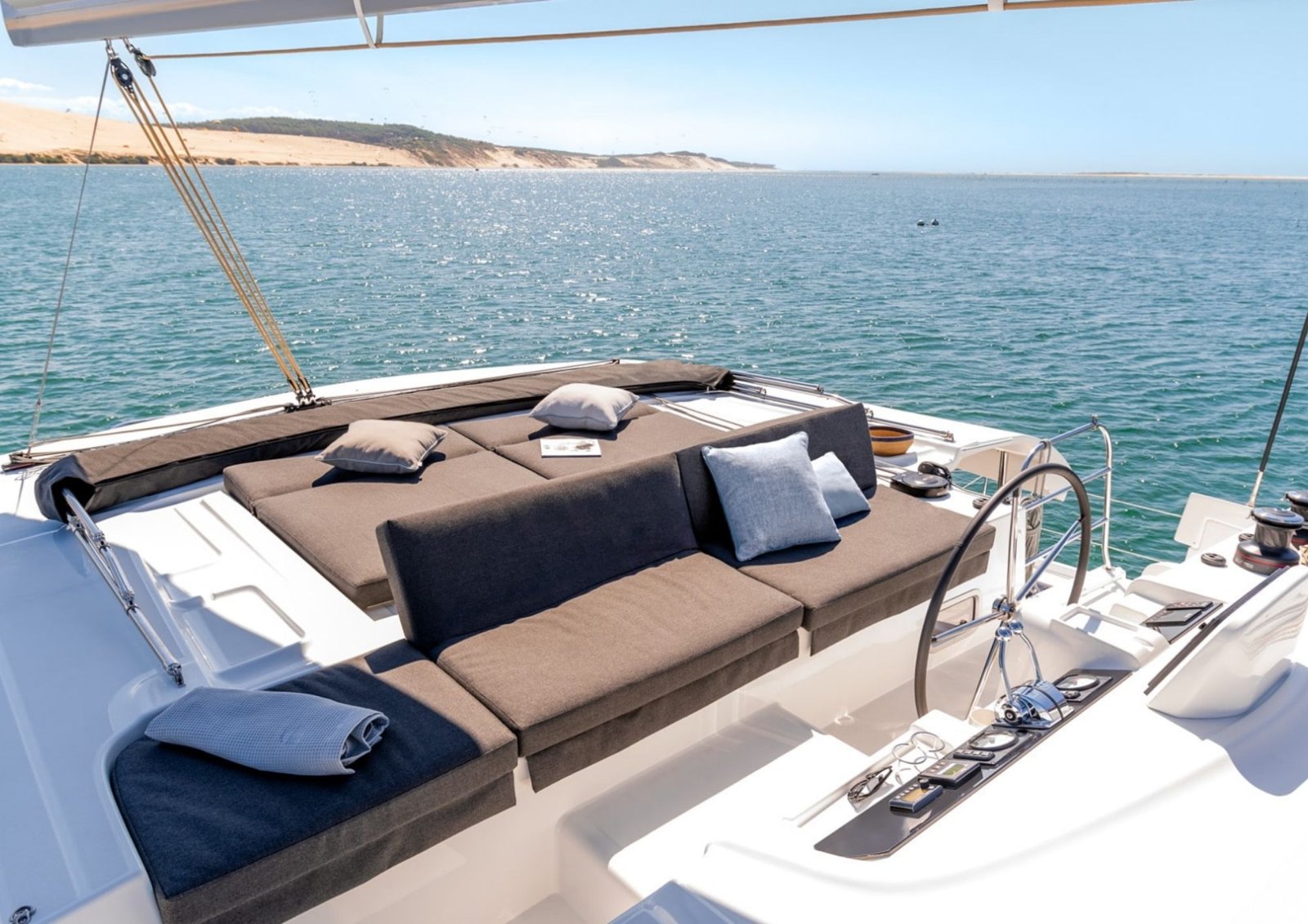 Flybridge panoramico con prendisole