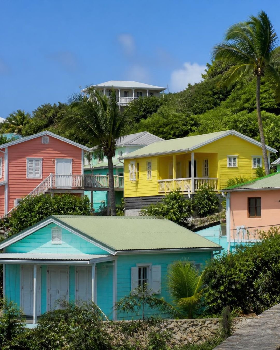 Villaggio caraibico colorato